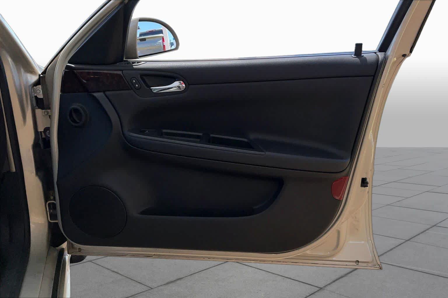 Used 2012 Chevrolet Impala LT FWD image 23