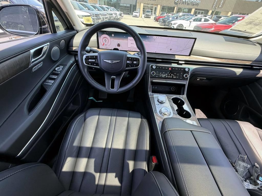 Certified 2025 Genesis GV80 2.5T Advanced AWD/4WD image 15
