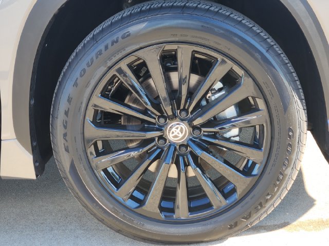 New 2026 Toyota Highlander XSE AWD/4WD image 8