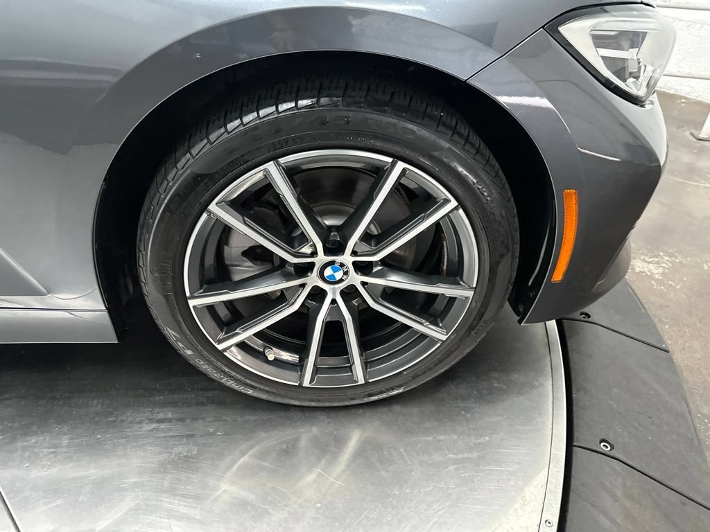 Used 2019 BMW 330i Sedan w/ Convenience Package RWD image 9
