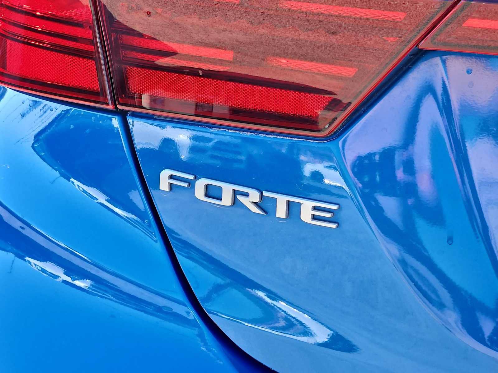 Used 2023 Kia Forte GT-Line FWD image 12