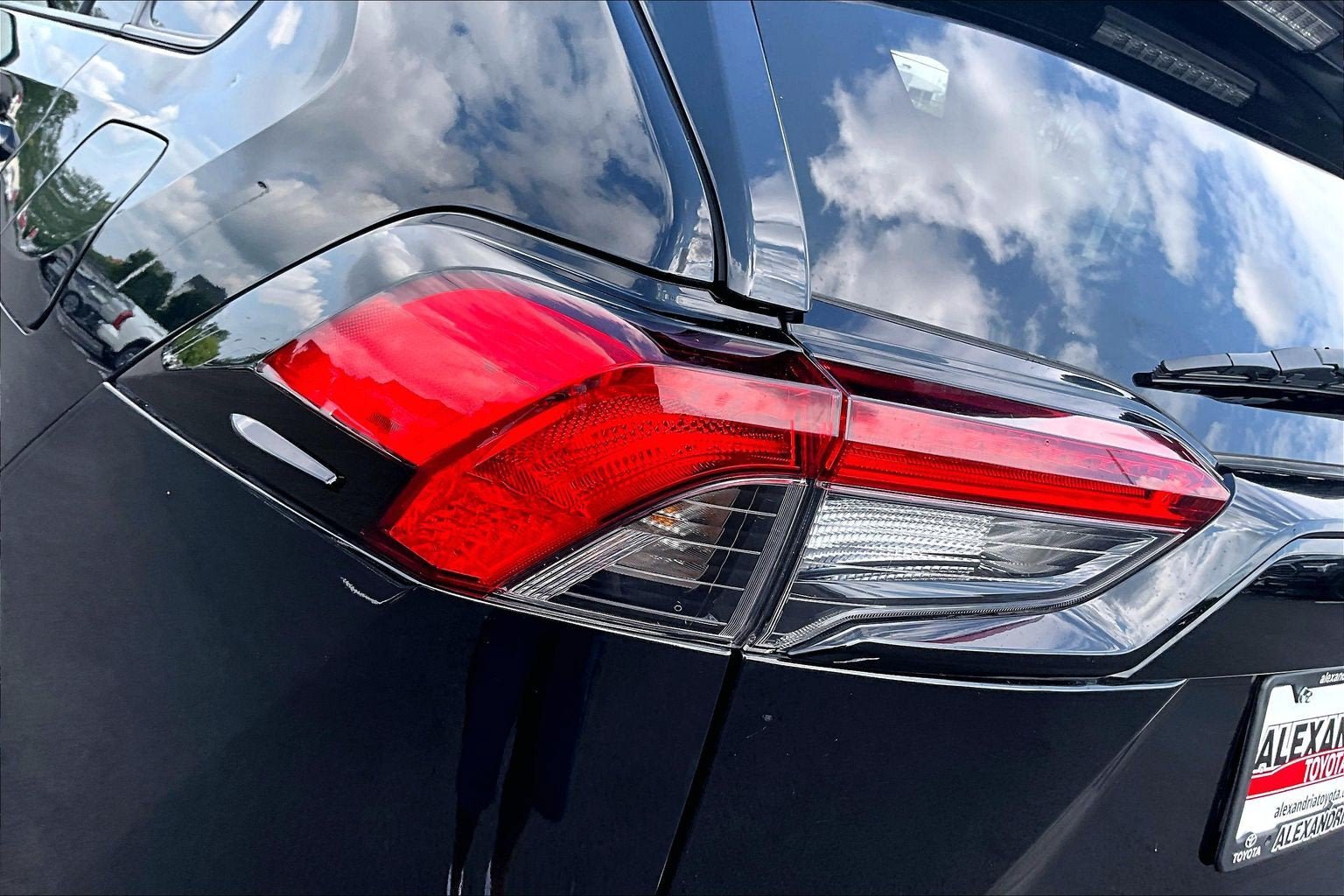 Used 2024 Toyota RAV4 XLE w/ Weather Package AWD/4WD image 27