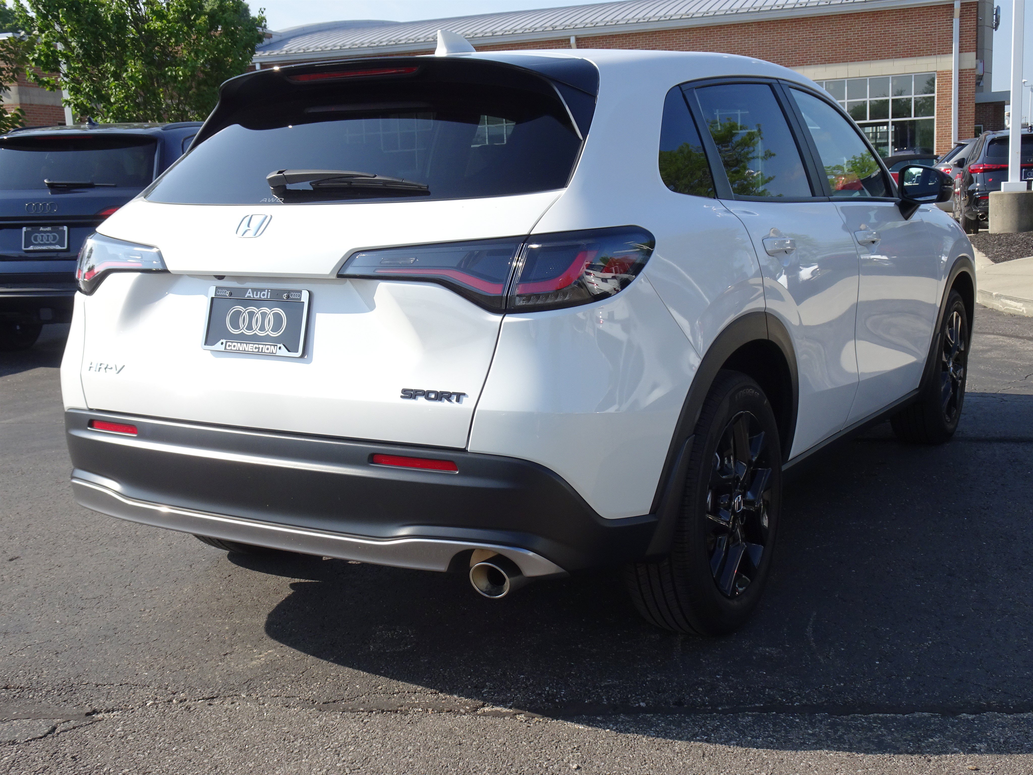 Used 2025 Honda HR-V Sport image 5
