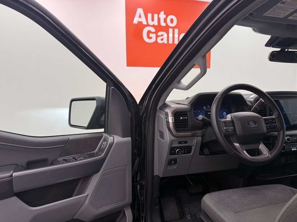 Used 2025 Ford F150 XLT w/ Equipment Group 301A Standard AWD/4WD image 9