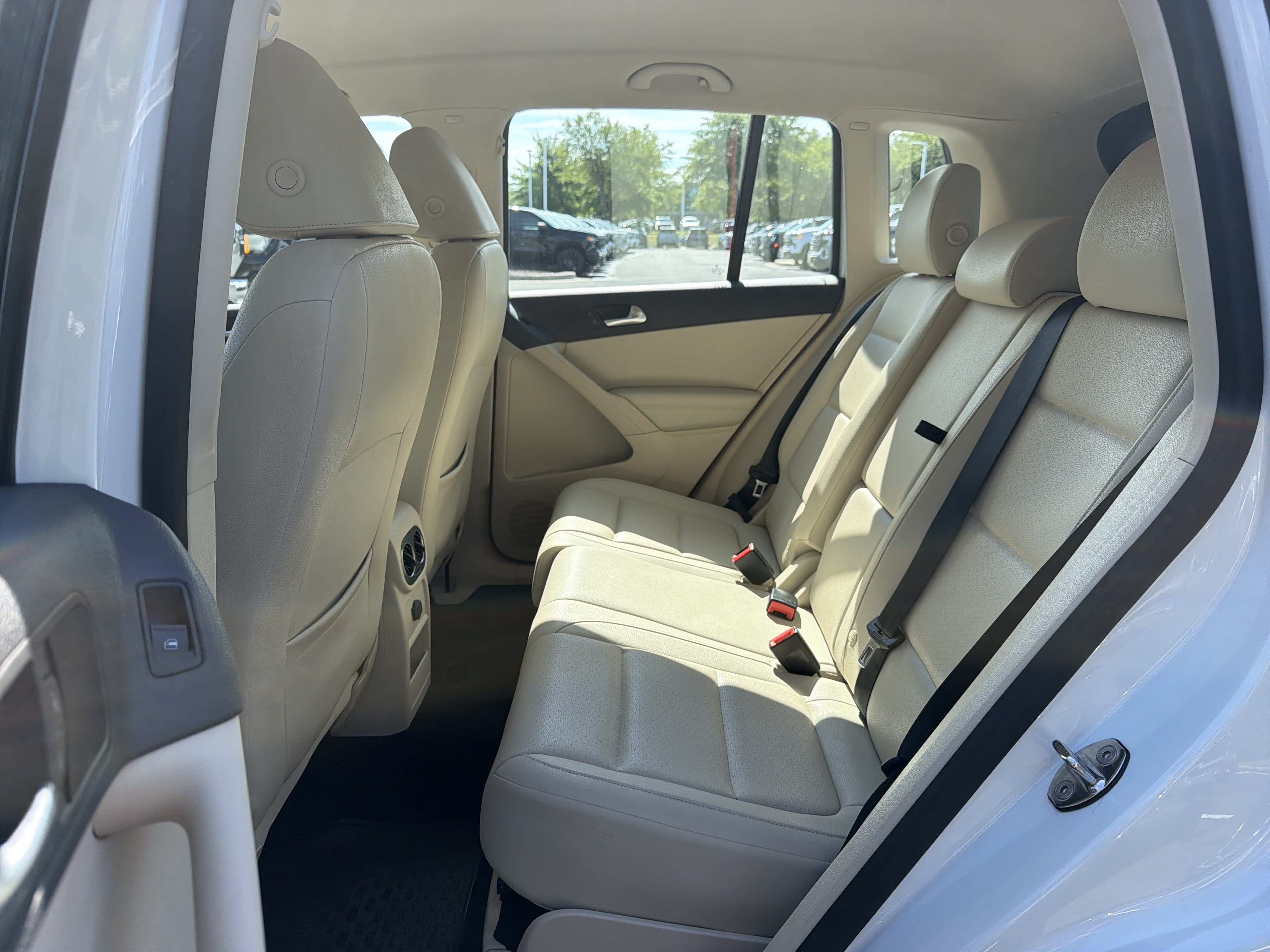Used 2017 Volkswagen Tiguan S AWD/4WD image 32