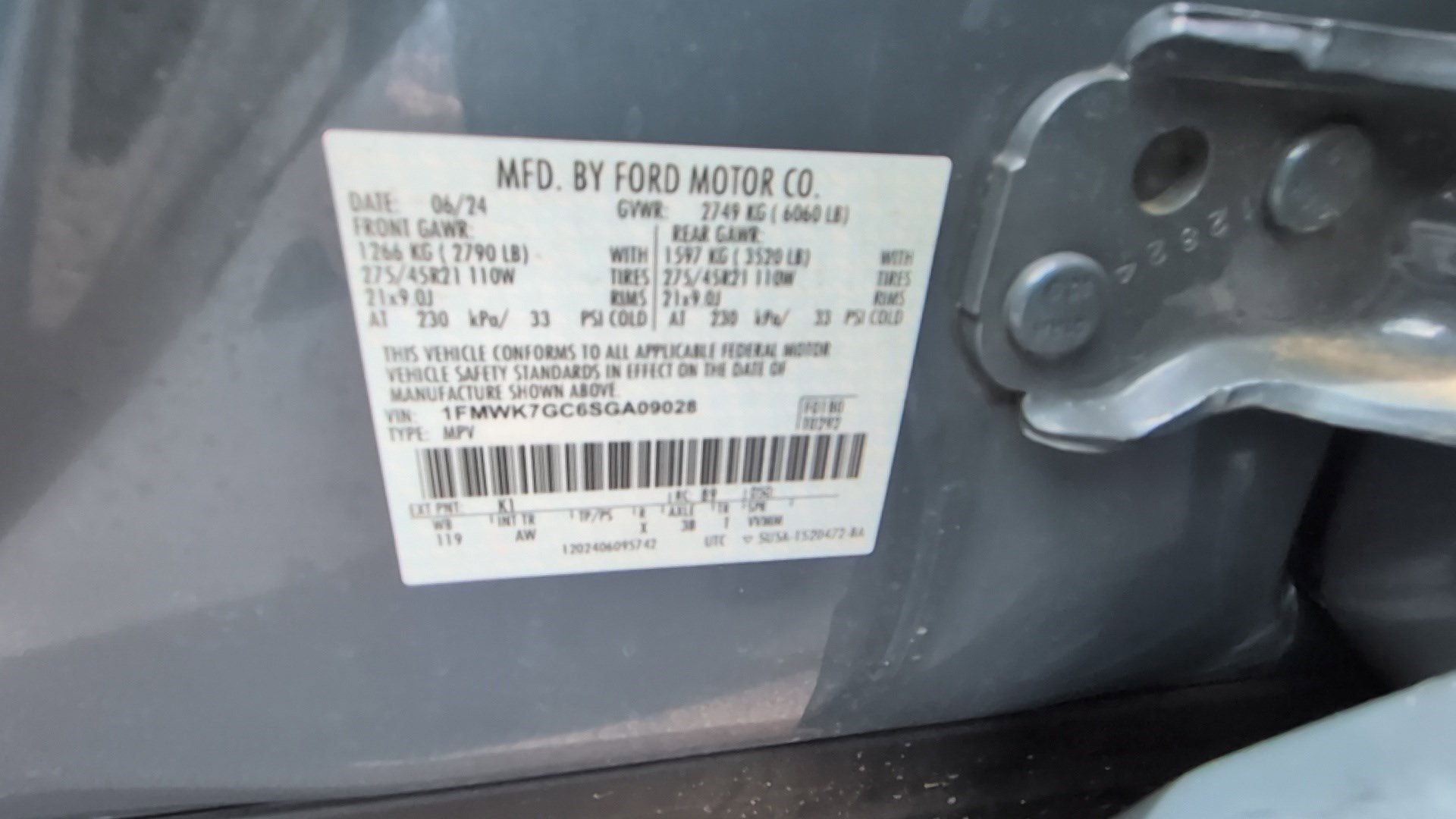 Used 2025 Ford Explorer ST RWD image 35