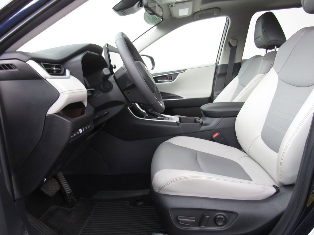 Certified 2025 Toyota RAV4 Limited w/ Advanced Technology Package AWD/4WD image 10