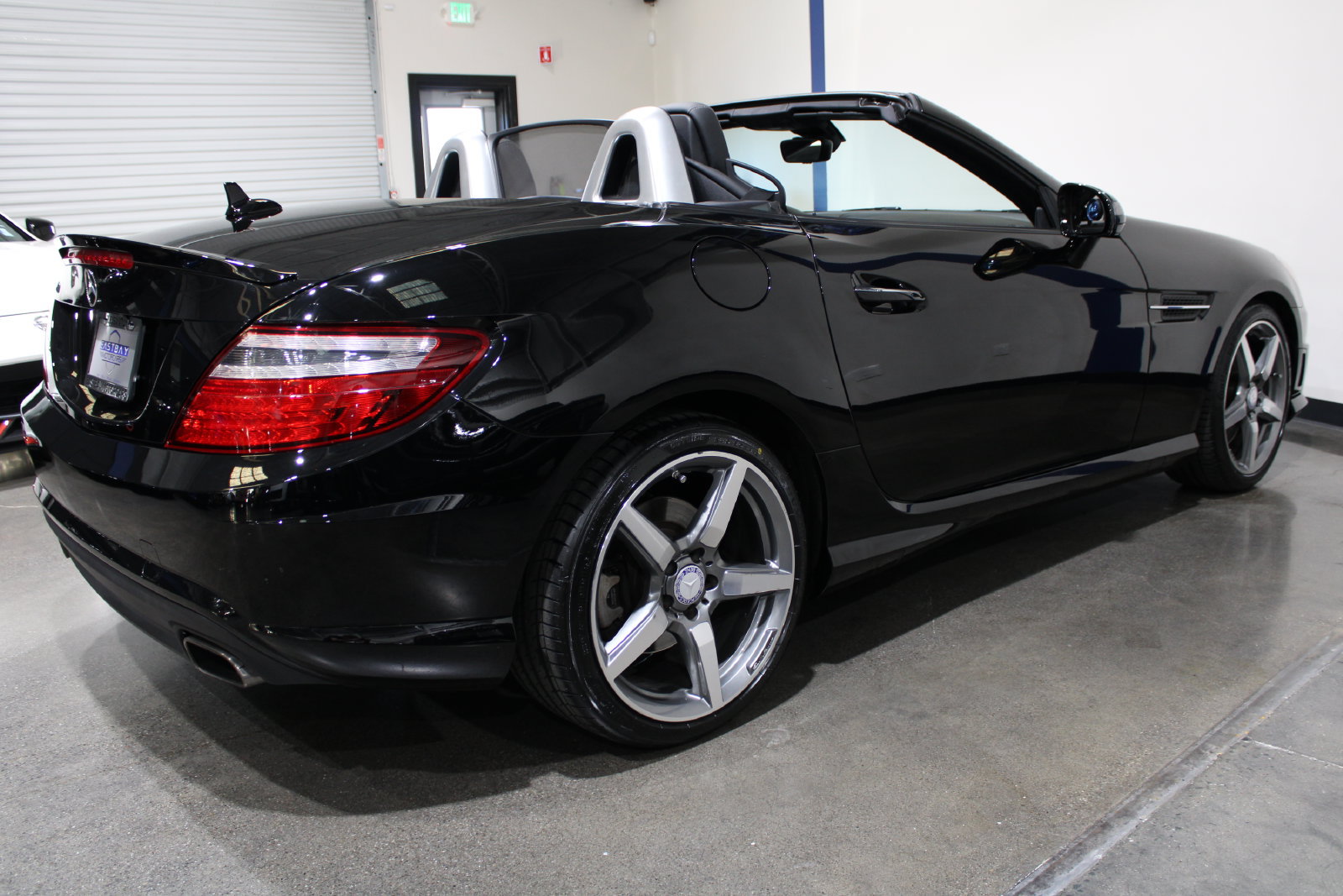 Used 2015 Mercedes-Benz SLK 250 image 11