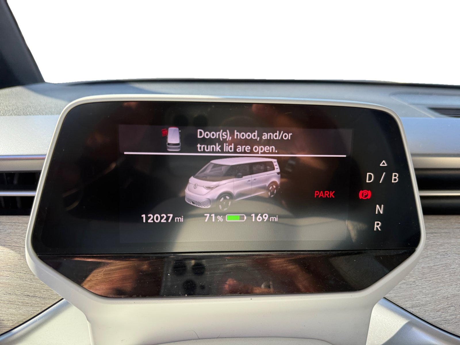 Certified 2025 Volkswagen ID. Buzz Pro S Plus RWD image 11