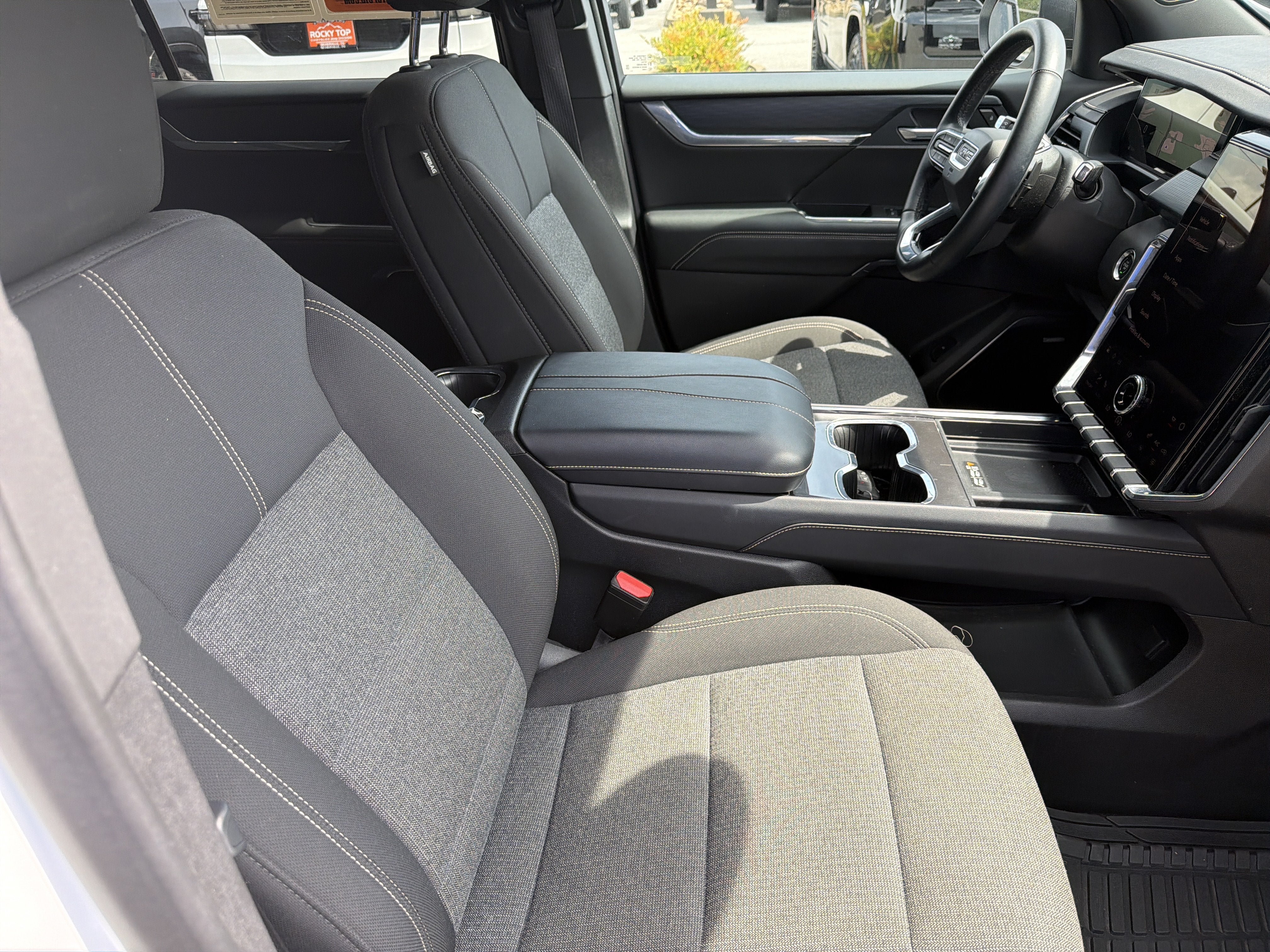 Used 2025 GMC Acadia Elevation FWD image 28