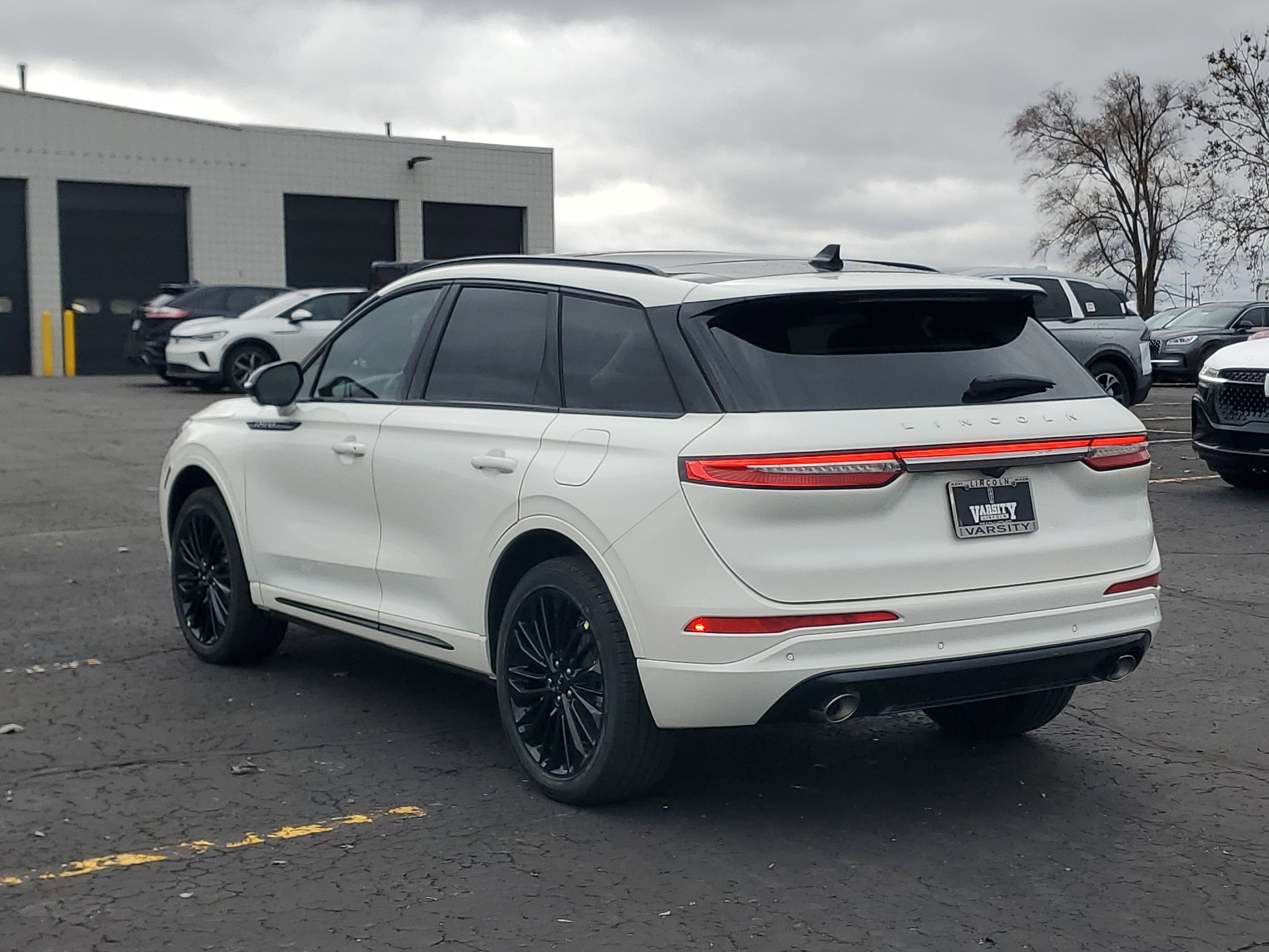 New 2026 Lincoln Corsair Premiere image 3
