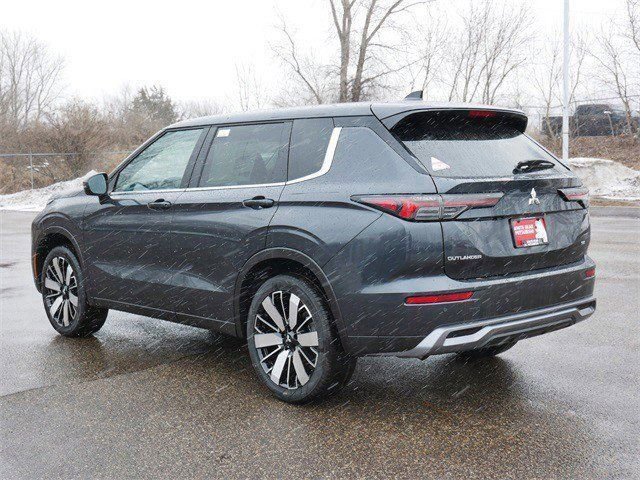 New 2026 Mitsubishi Outlander SE image 2