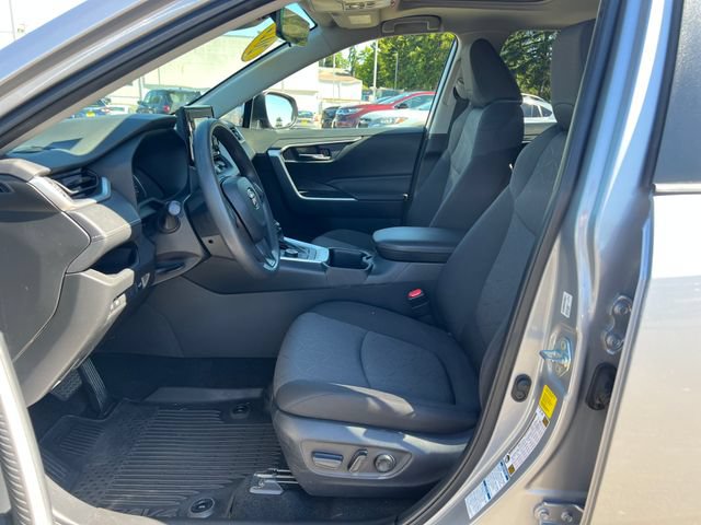 Used 2022 Toyota RAV4 XLE w/ Convenience Package AWD/4WD image 15