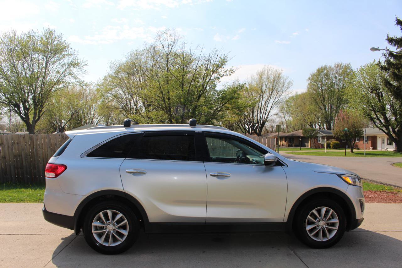 Used 2016 Kia Sorento LX w/ LX Convenience Package image 10