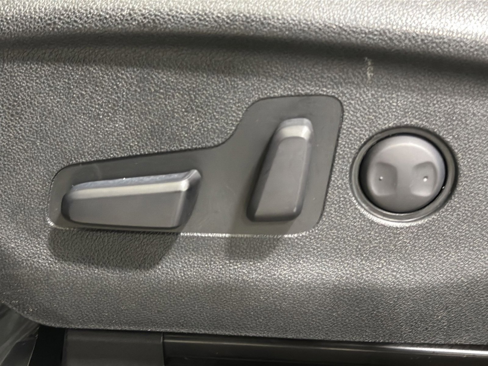 Used 2019 Kia Sorento LX w/ LX Convenience Package image 14