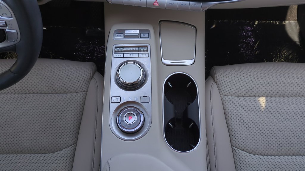 Used 2024 Genesis GV70 2.5T AWD/4WD image 15