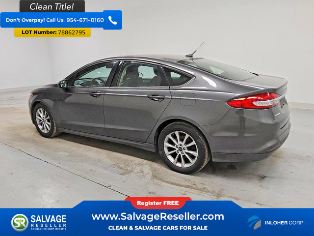 Used 2017 Ford Fusion SE image 2
