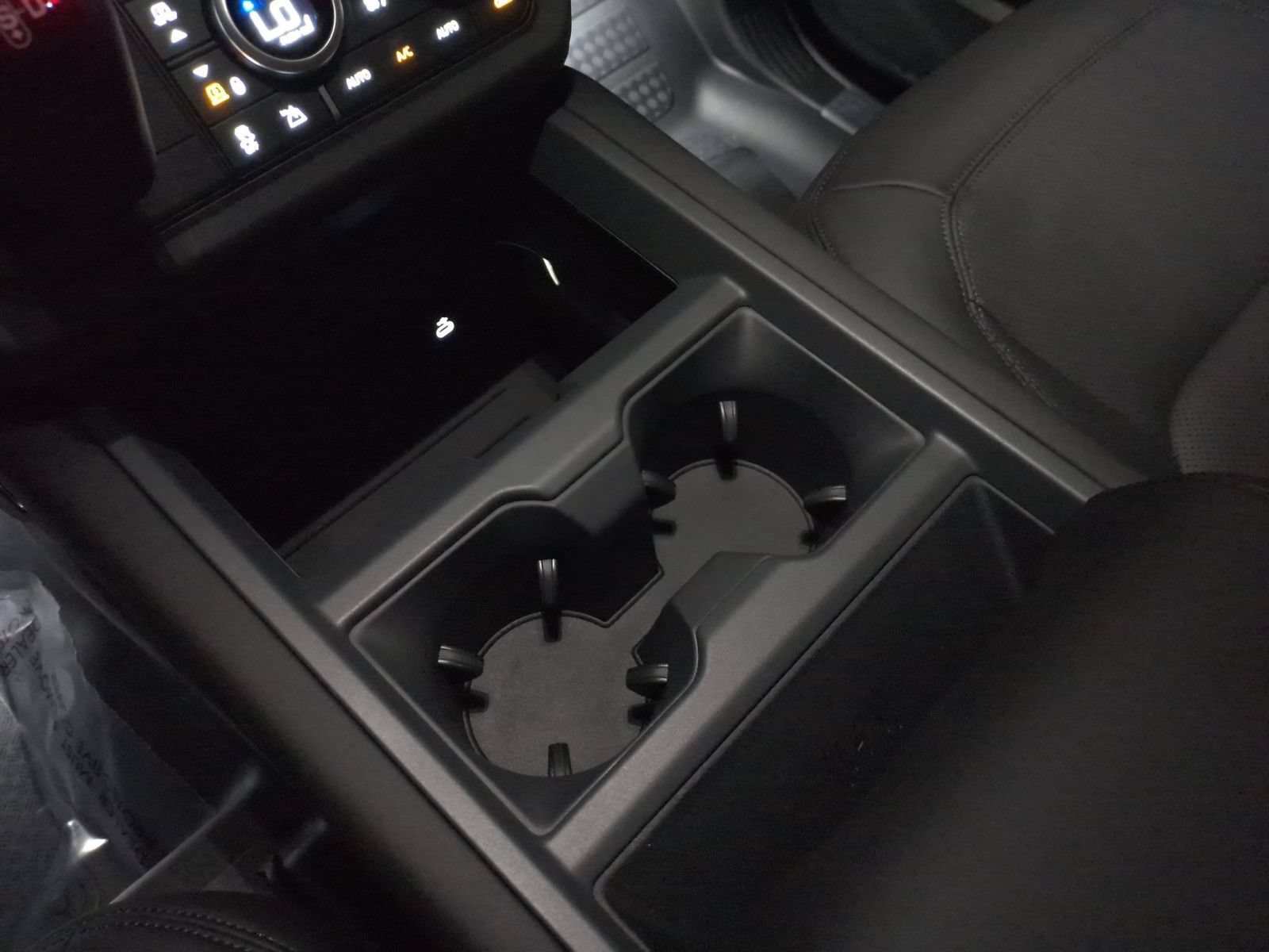 New 2026 Land Rover Defender 110 X-Dynamic SE AWD/4WD image 22
