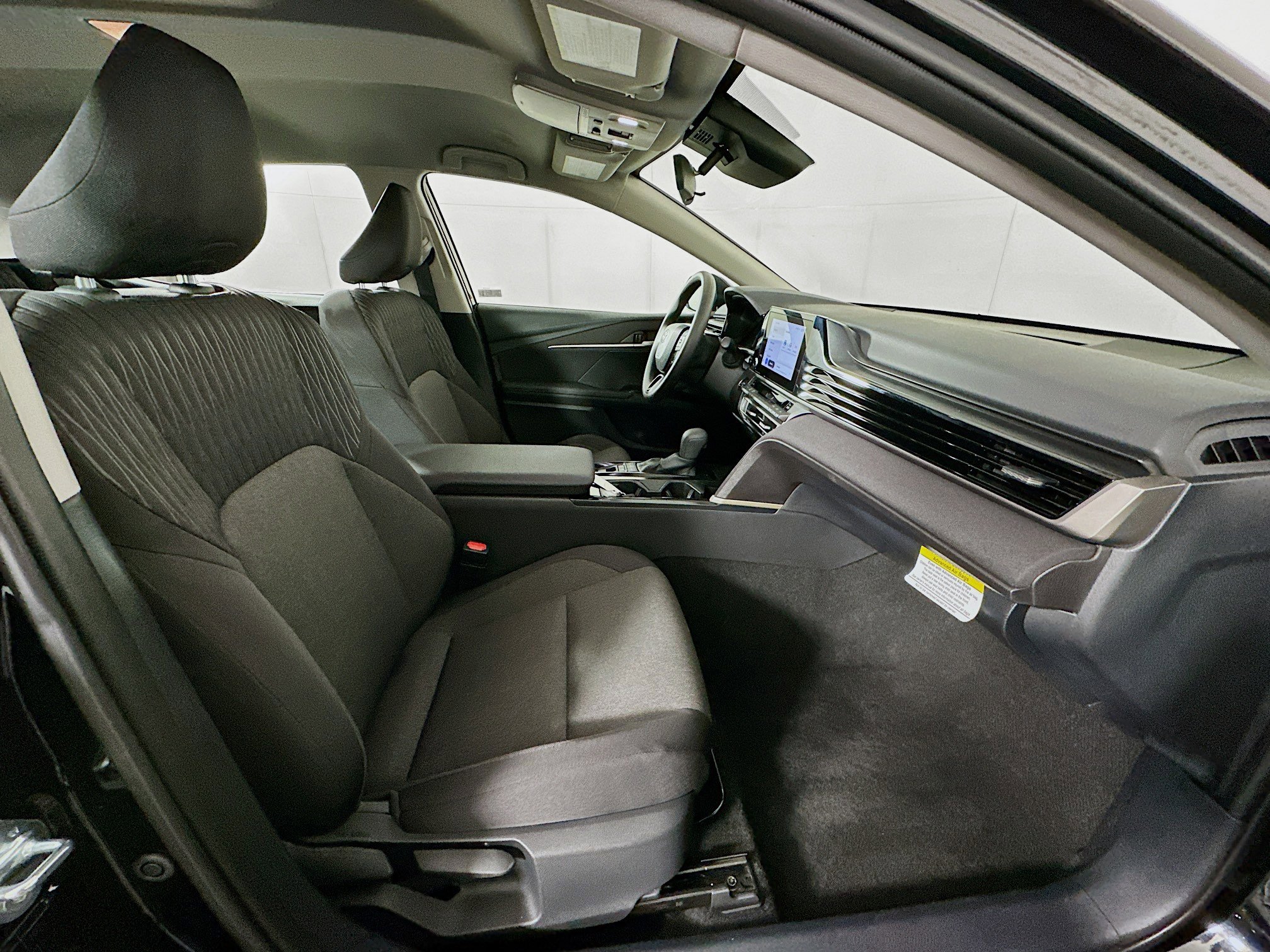 Used 2025 Toyota Camry LE image 29