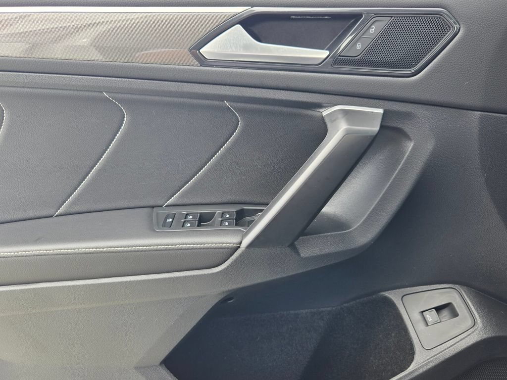 Certified 2024 Volkswagen Tiguan SE R-Line AWD/4WD image 27