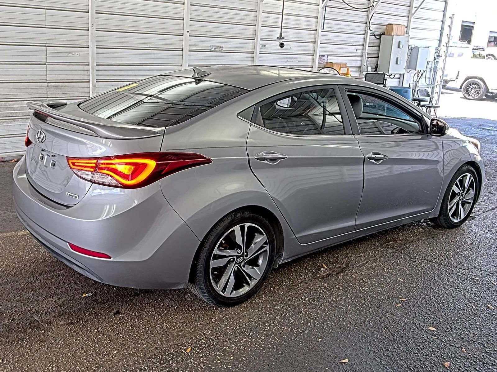 Used 2014 Hyundai Elantra Limited w/ Option Group 03 FWD image 12