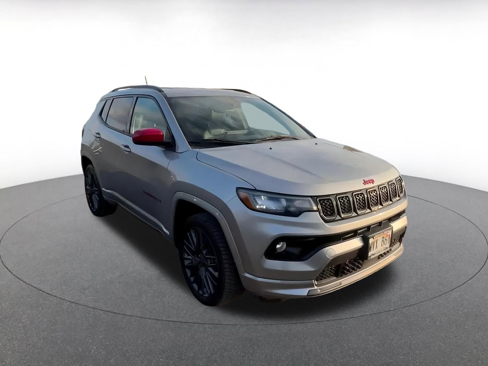 Used 2023 Jeep Compass Limited image 3