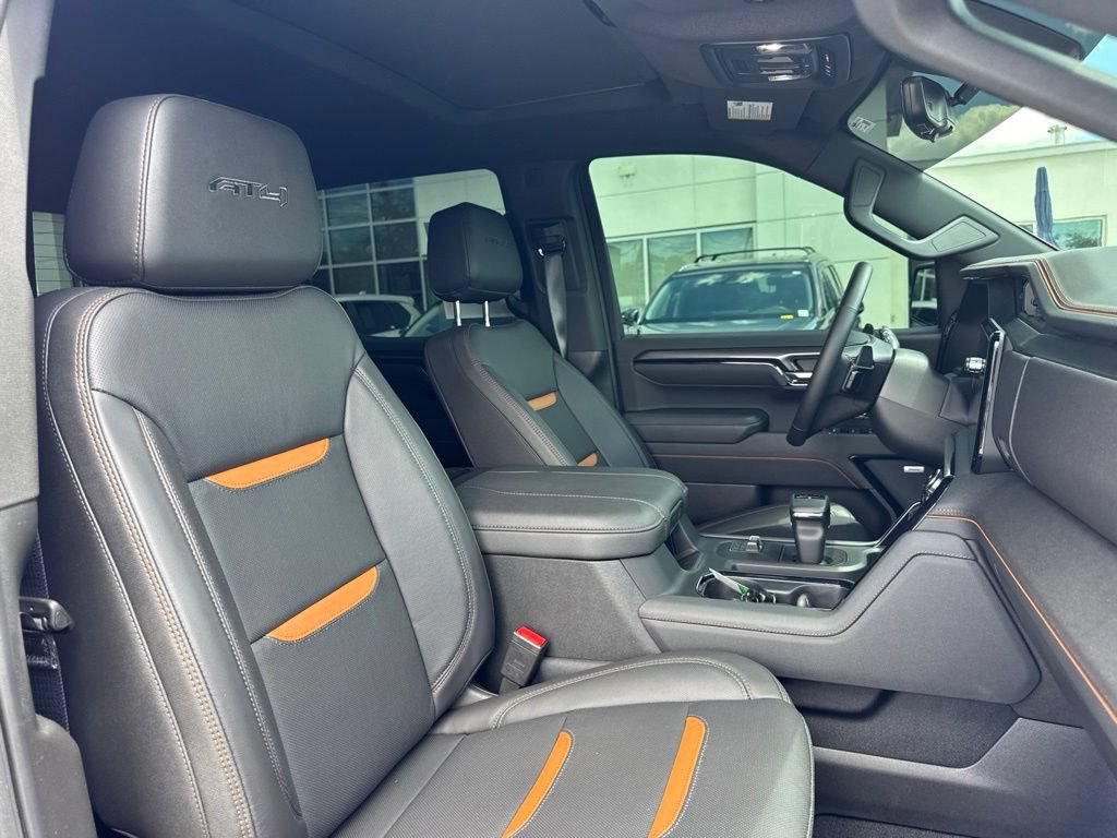 Used 2025 GMC Sierra 1500 AT4 w/ AT4 Premium Package AWD/4WD image 16