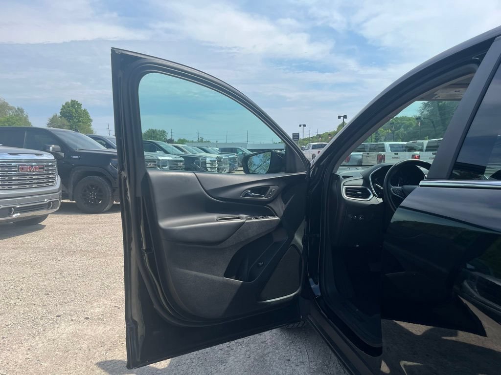 Used 2024 Chevrolet Equinox LT AWD/4WD image 16