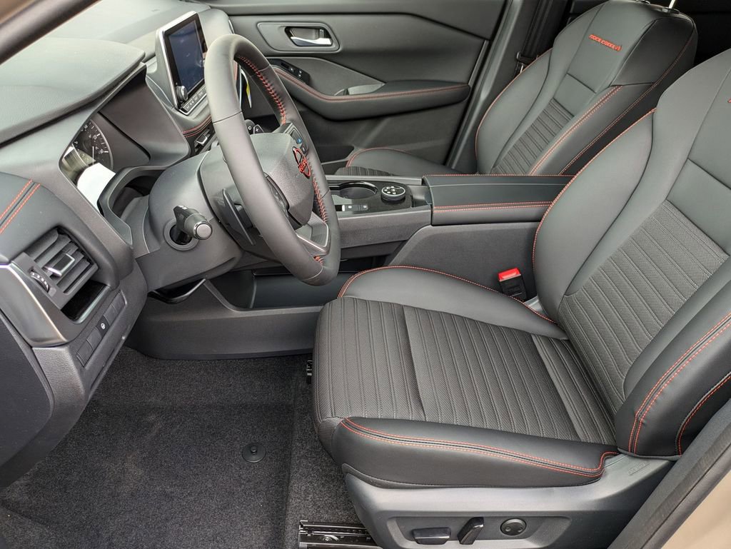 Certified 2025 Nissan Rogue SV AWD/4WD image 11