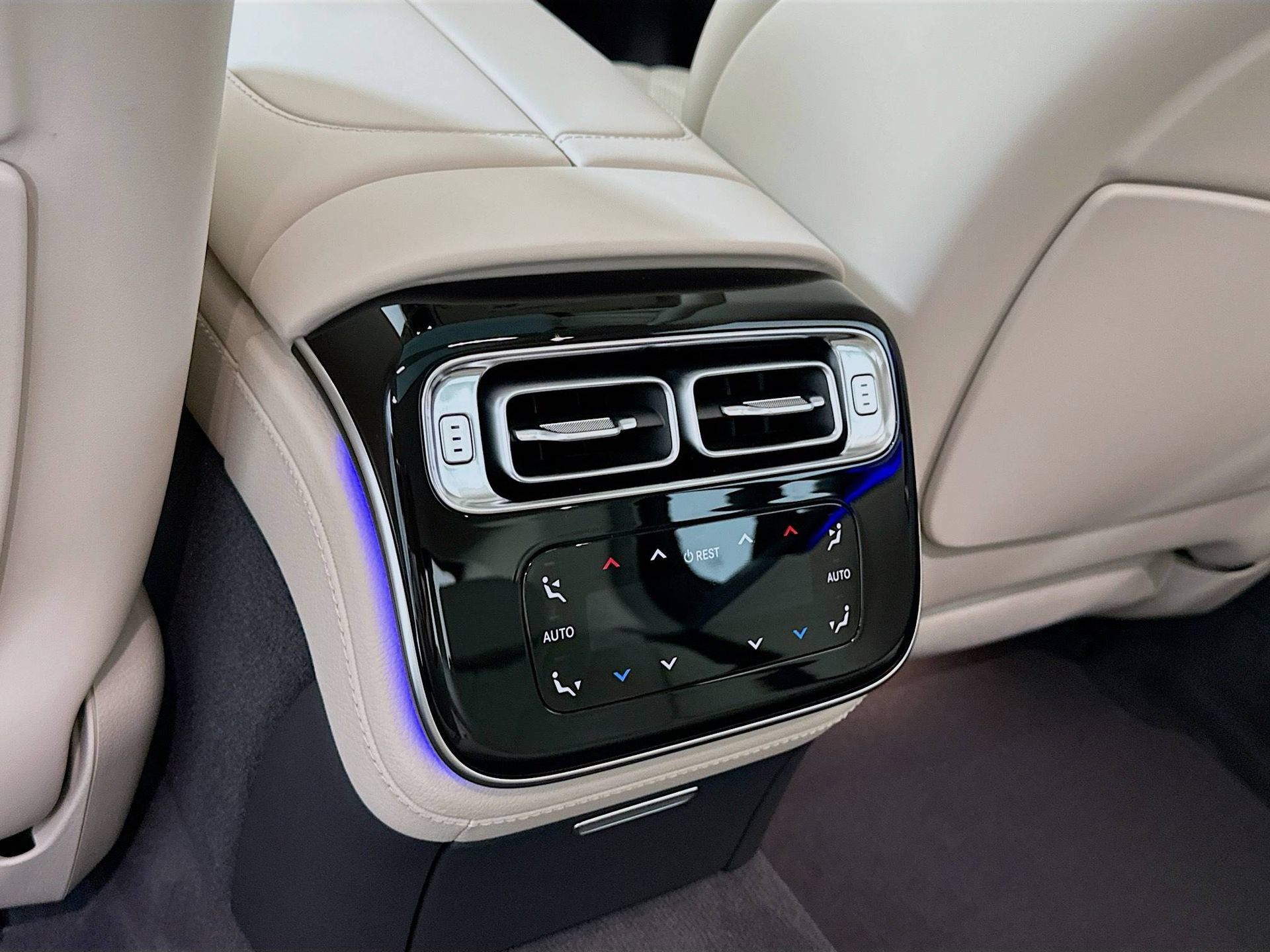 New 2026 Mercedes-Benz S 580 4MATIC Sedan image 29