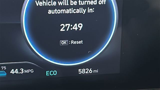 Certified 2025 Hyundai Elantra Limited FWD image 19