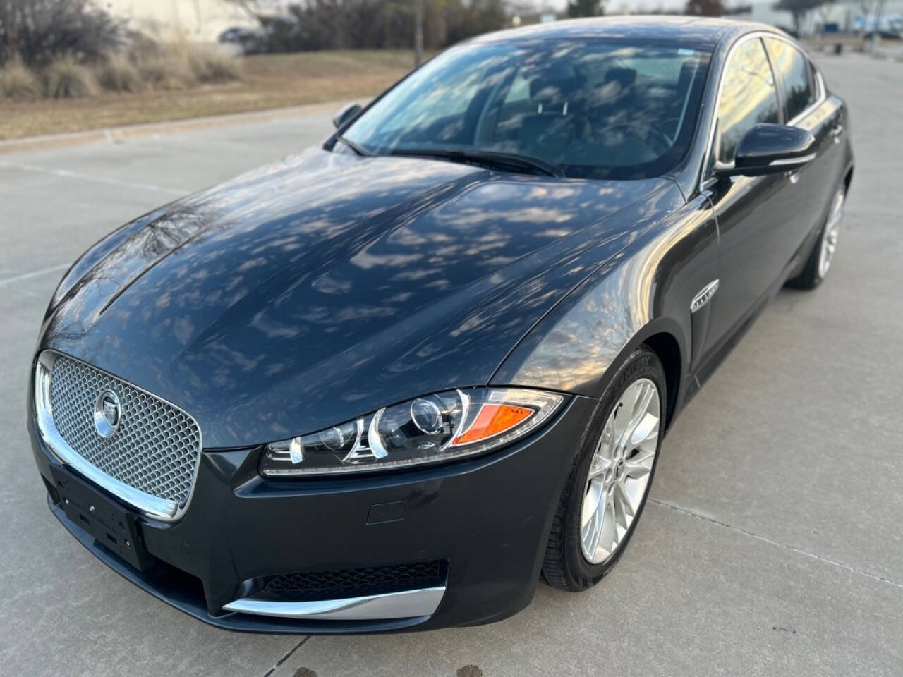 Used 2013 Jaguar XF 3.0 RWD image 2