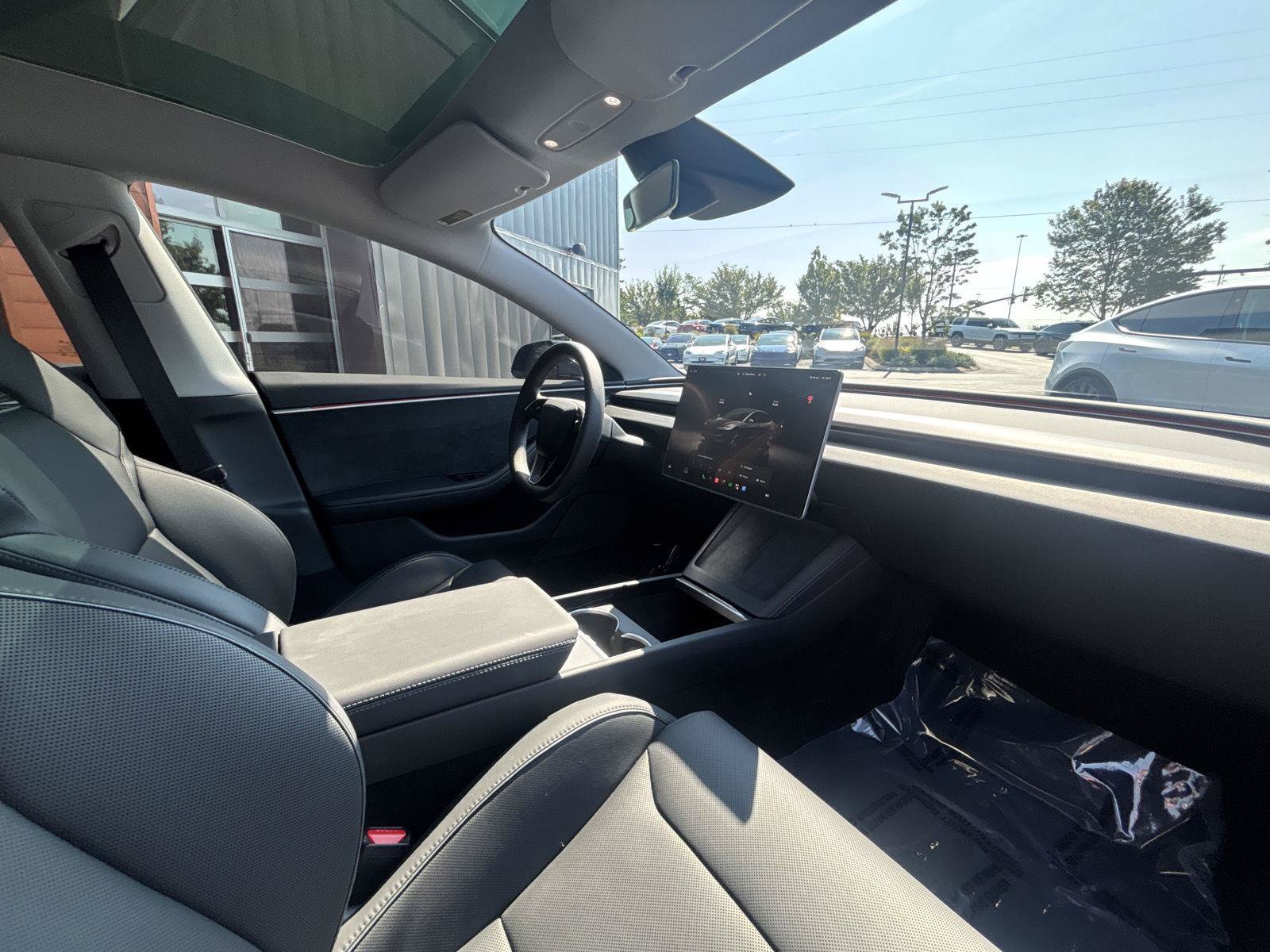 Used 2024 Tesla Model 3 Performance AWD/4WD image 17