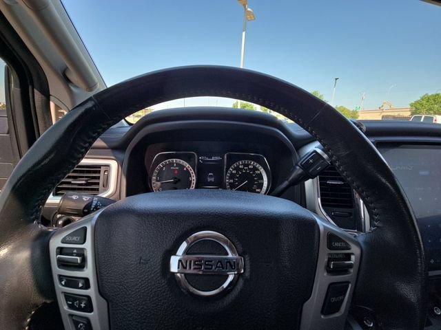 Used 2017 Nissan Titan PRO-4X w/ Pro-4x Convenience Package AWD/4WD image 25