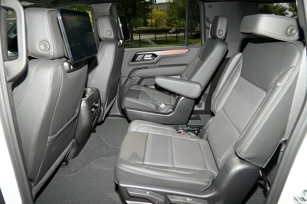 New 2026 GMC Yukon XL Denali w/ Denali Reserve Package AWD/4WD image 37