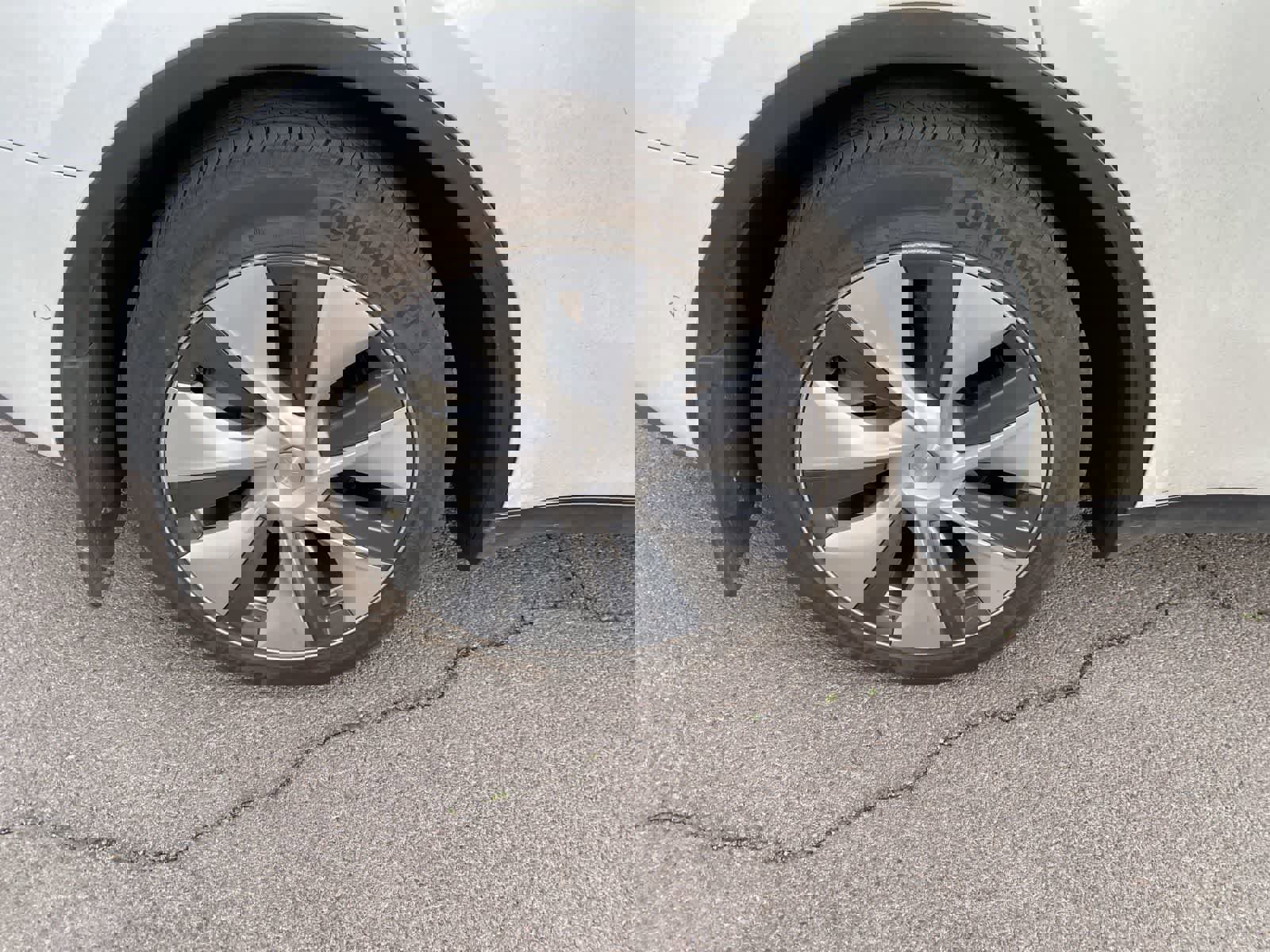 Used 2021 Tesla Model Y Long Range image 6