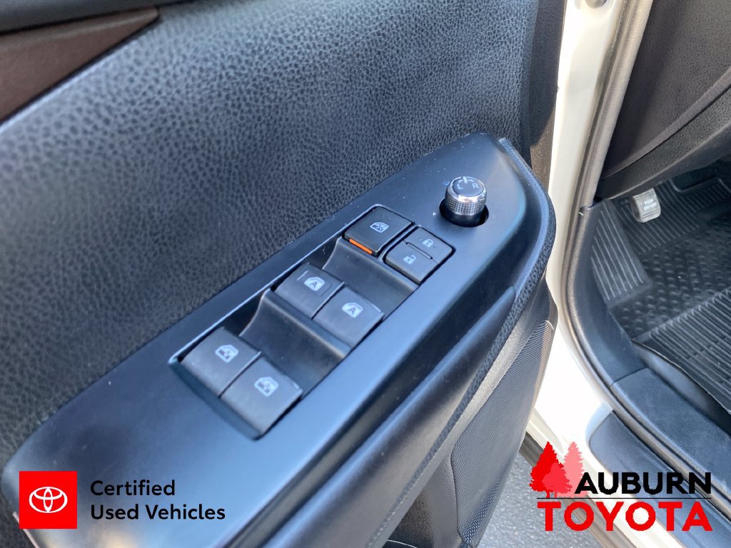 Certified 2019 Toyota Highlander XLE w/ Carpet Mat Package (TMS) AWD/4WD image 11