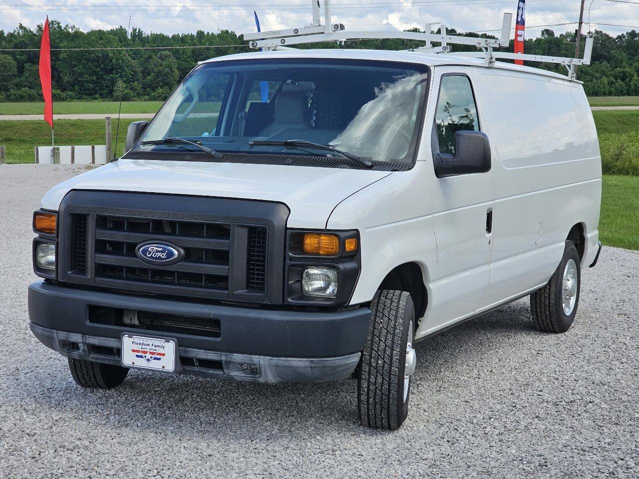 Used 2011 Ford E-150 and Econoline 150 w/ Commercial Cargo Van Pkg RWD image 3