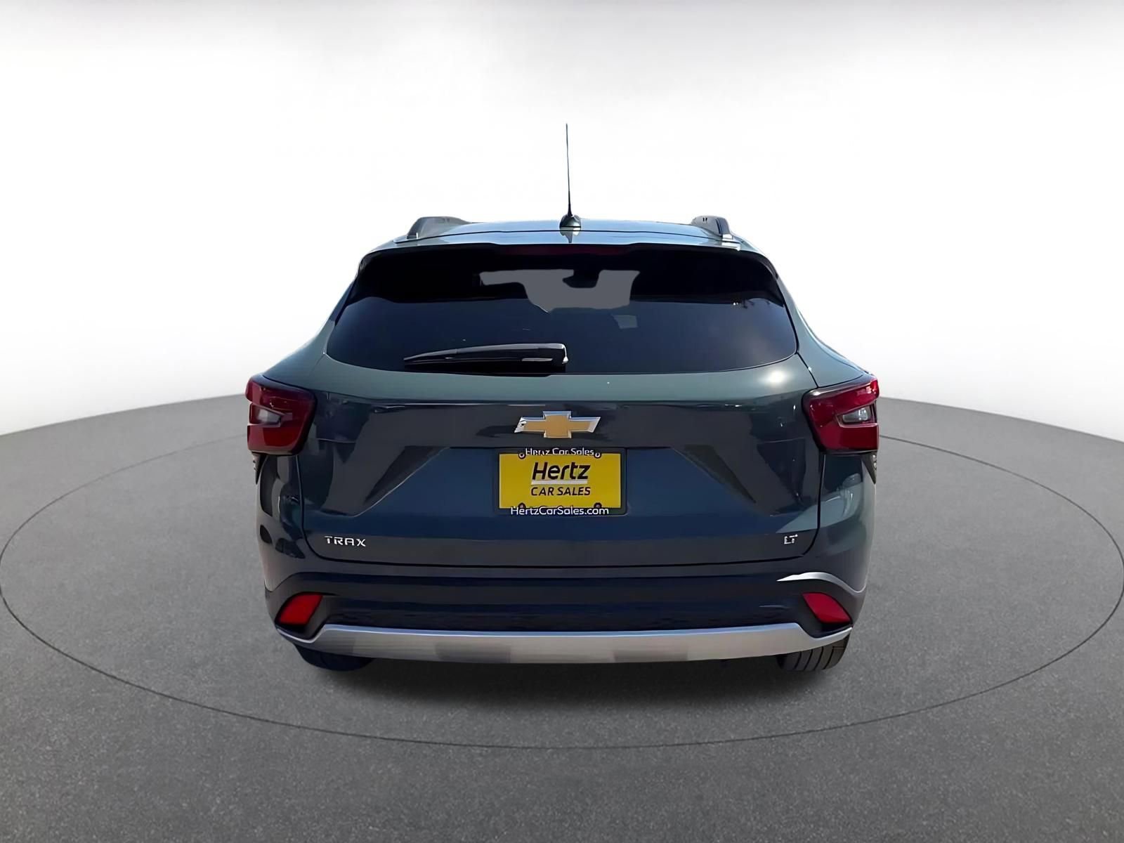 Used 2025 Chevrolet Trax LT FWD image 12