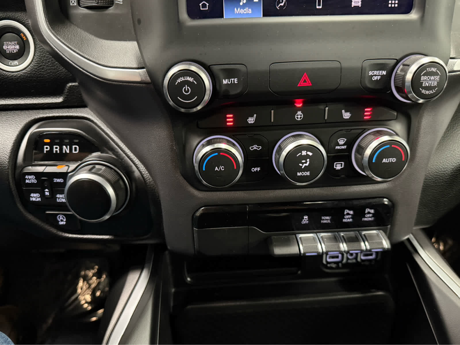 Used 2023 RAM 1500 Big Horn AWD/4WD image 17