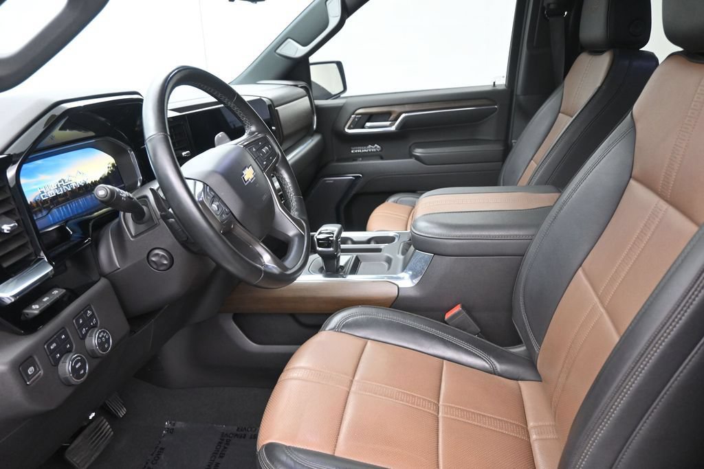 Used 2024 Chevrolet Silverado 1500 High Country w/ High Country Premium Package AWD/4WD image 12