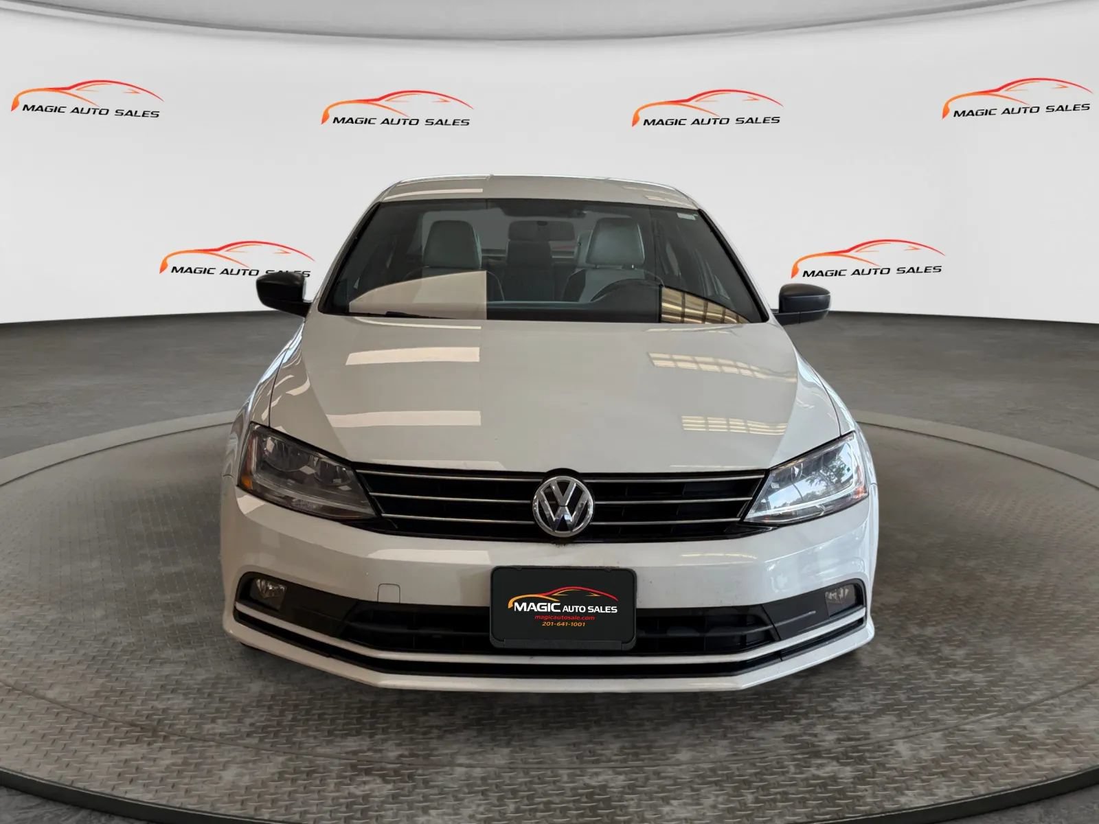 Used 2017 Volkswagen Jetta Sport FWD image 3