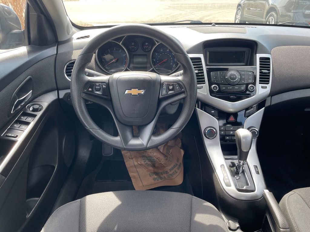 Used 2016 Chevrolet Cruze LT image 17