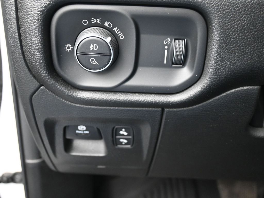 Used 2023 RAM 1500 Big Horn AWD/4WD image 23