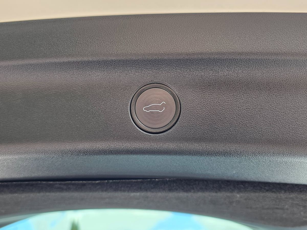 Used 2021 Tesla Model Y Long Range AWD/4WD image 27
