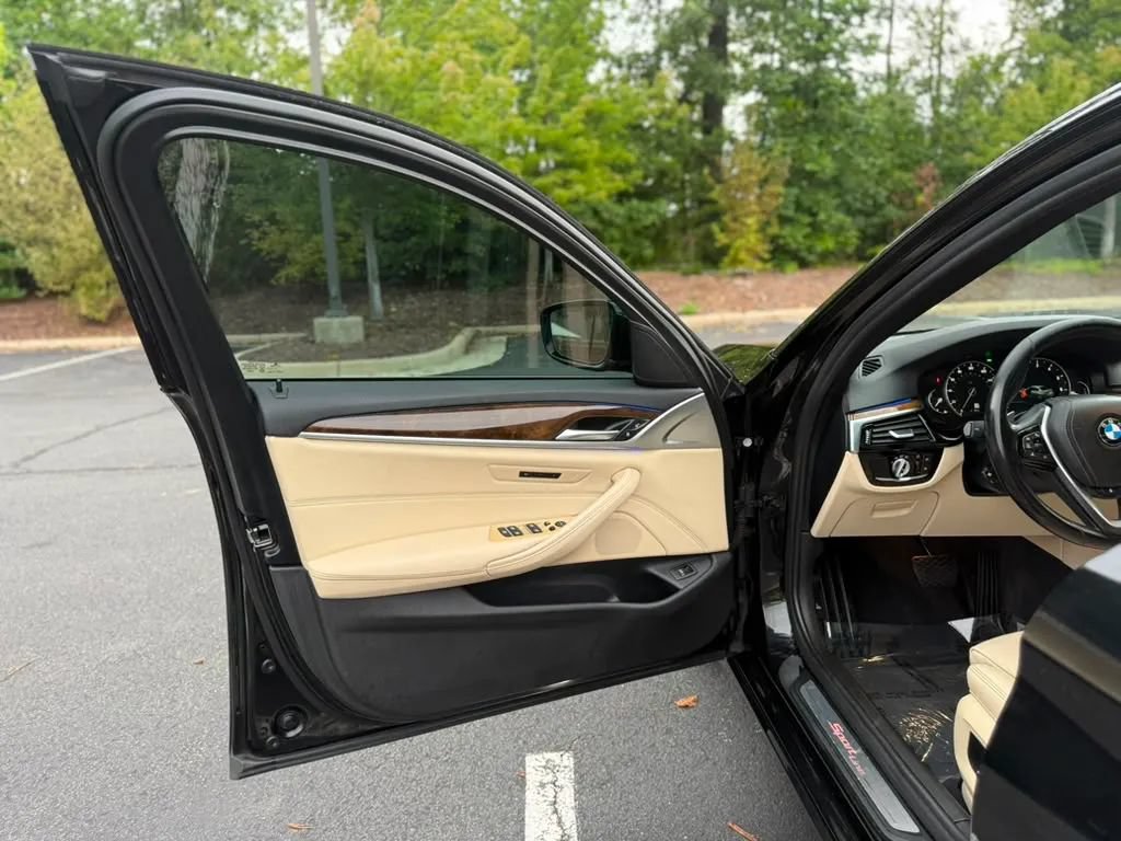 Used 2019 BMW 530i xDrive AWD/4WD image 38