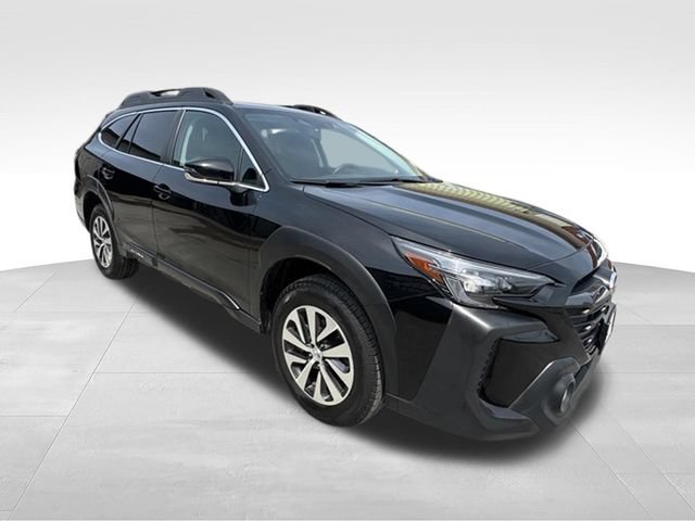 Used 2025 Subaru Outback Premium AWD/4WD image 1