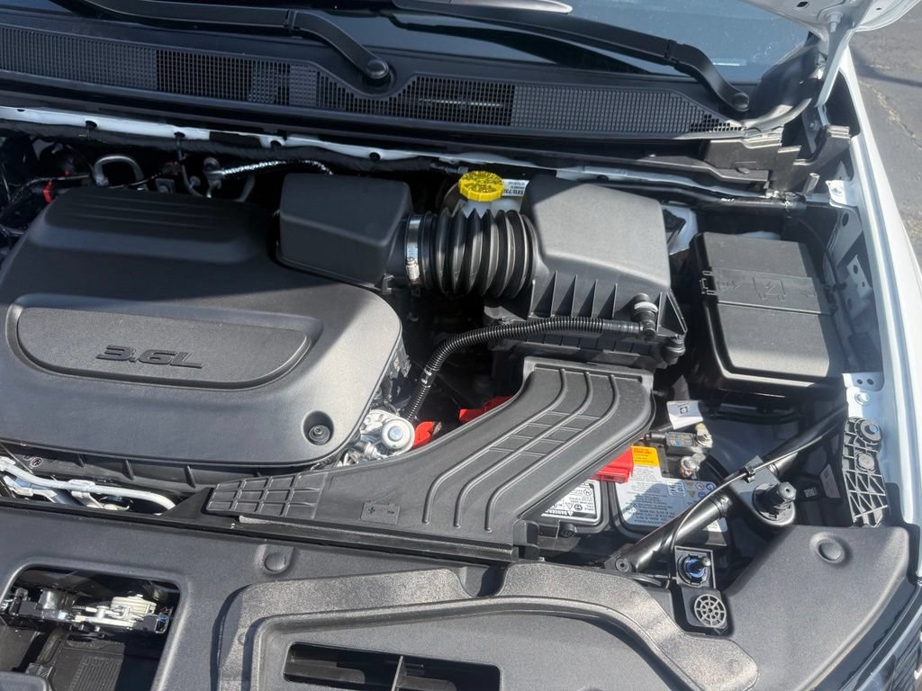 New 2027 Chrysler Pacifica Select FWD image 65
