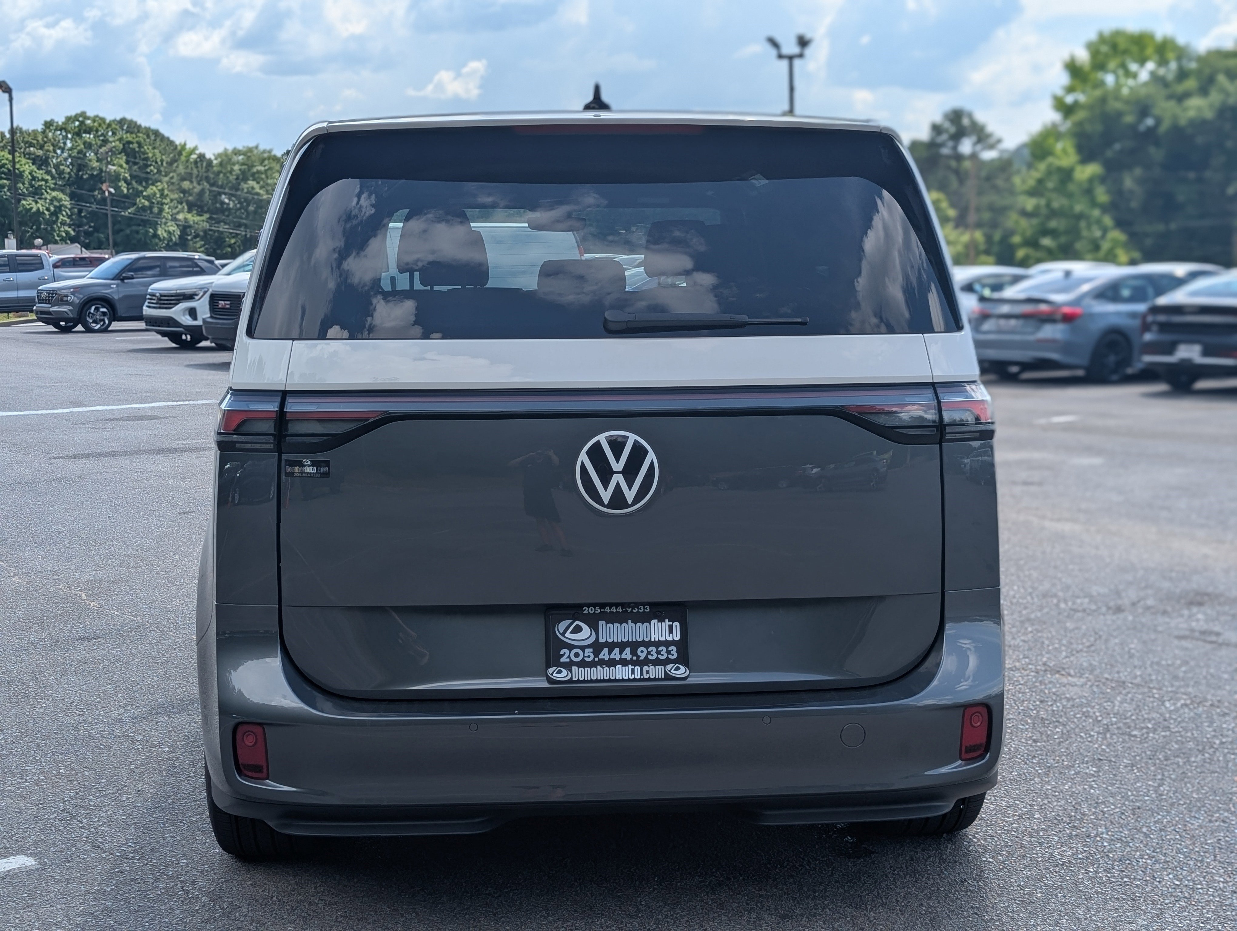 Used 2025 Volkswagen ID. Buzz Pro S Plus RWD image 8