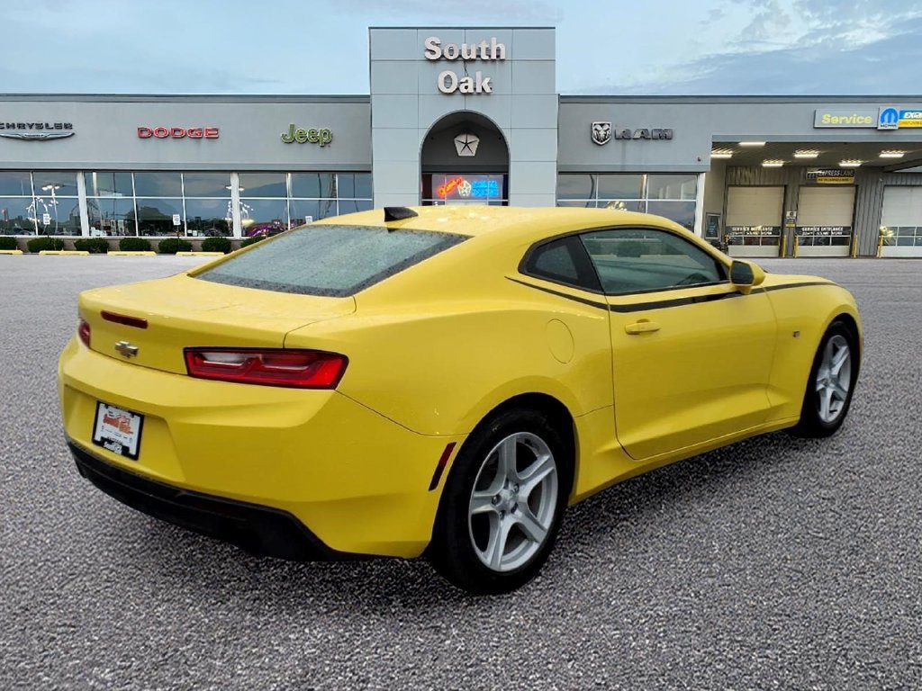 Used 2017 Chevrolet Camaro LT RWD image 3